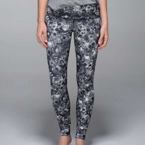 Lululemon Wunder Under Pant Flowabunga Black Angel Wing Size 6 - Picture 1 of 9